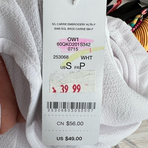 bebe Embroidered Sleeveless V-neck Top in White and Black Size Small - Picture 8 of 9